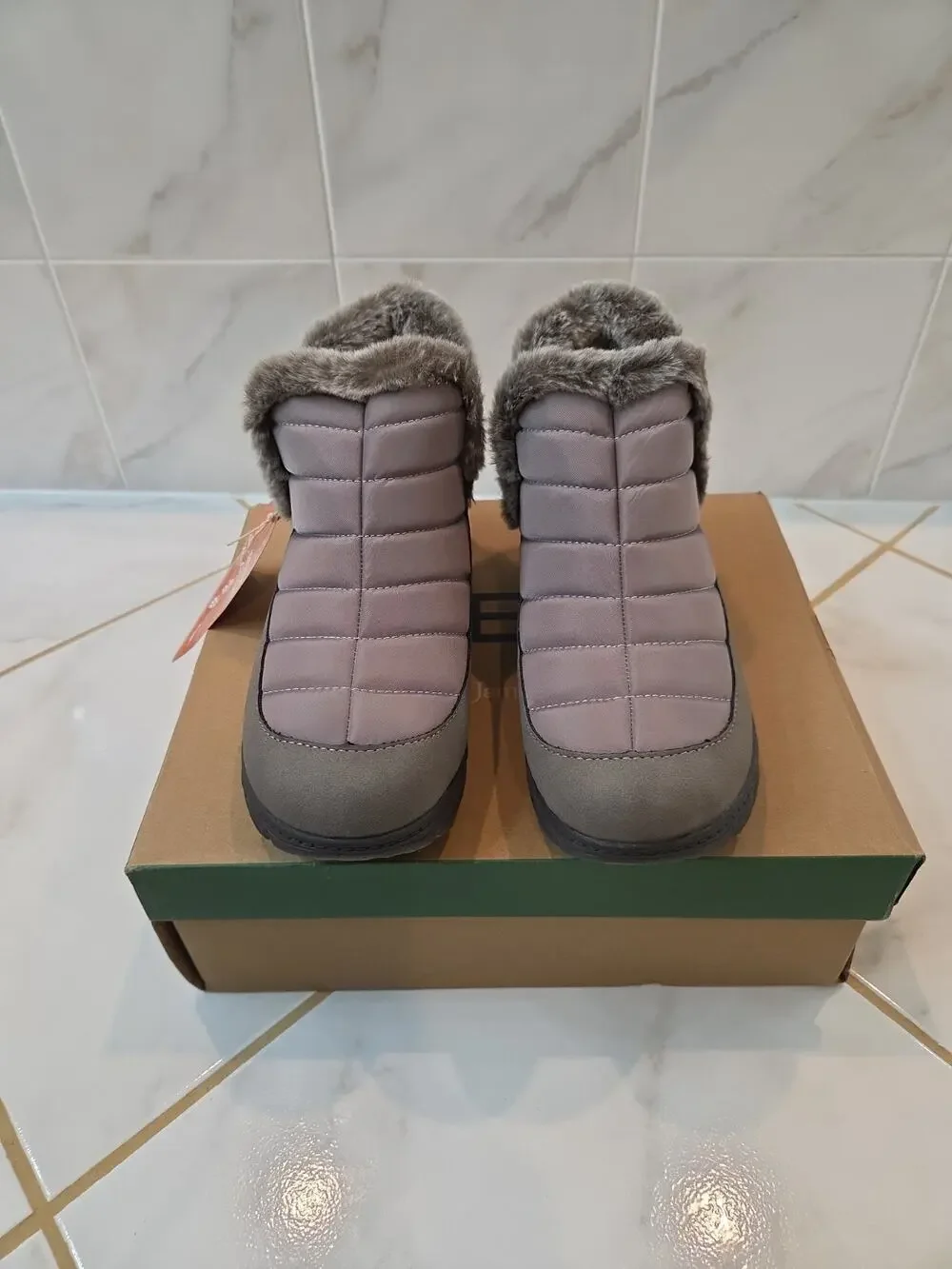 JBU Womens Size 7M All Terra Traction Boots Faux Fur Gray Granite
